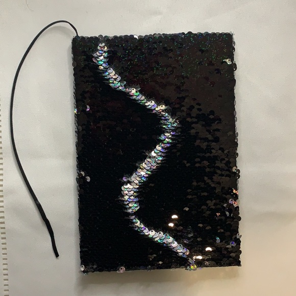 Reversible Black and Silver Sequin Notebook - Picture 4 of 7